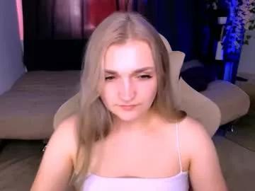annyhandd from Chaturbate