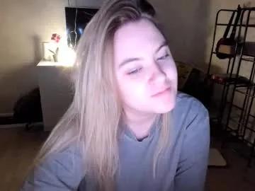 Appleyummybuns from Chaturbate