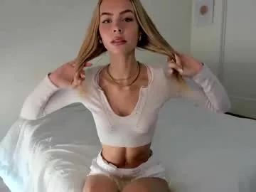 ariah_is_blonde from Chaturbate