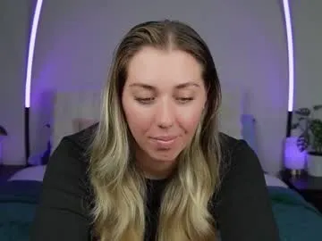 Aussielulu from Chaturbate