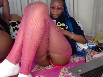baddie_caramell from Chaturbate