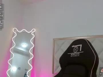 Beella_tay1 from Chaturbate