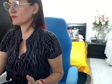 Bella_ghisell from Chaturbate