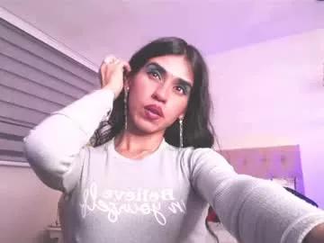 bella_poisonous from Chaturbate