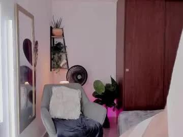 bella_swant1 from Chaturbate