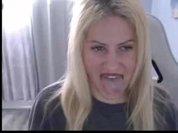 bellastar84 from Chaturbate