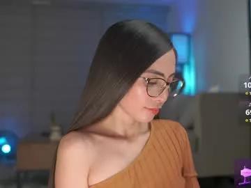 belle_adrienne model from Chaturbate
