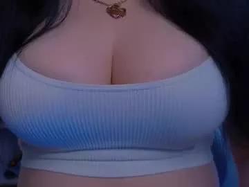 bellelovexx from Chaturbate