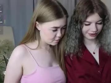 Berry_bloom from Chaturbate