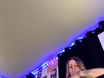 bigblueeyesmomma on Chaturbate 