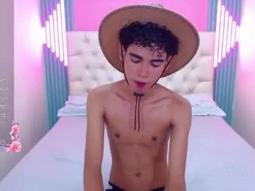 Blake_mils from Chaturbate