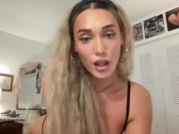 Briiiibaby01 from Chaturbate