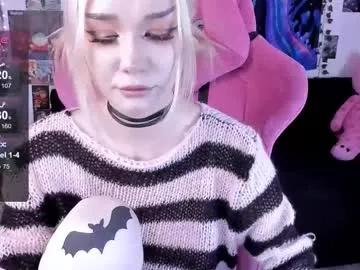 broodmommyy3 from Chaturbate