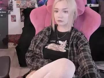 broodmommyy3 from Chaturbate
