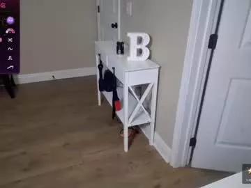 brookebee27 from Chaturbate