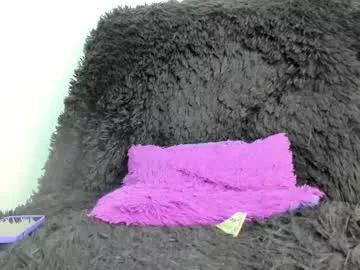 bumblubee from Chaturbate