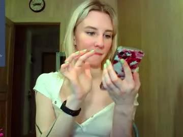 caramel_pie_ from Chaturbate