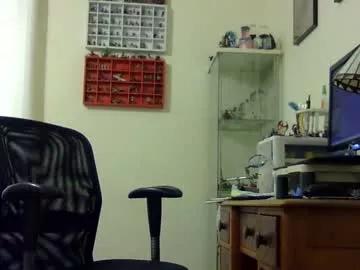 Chris2002b from Chaturbate