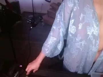 cnc_cutiexx from Chaturbate