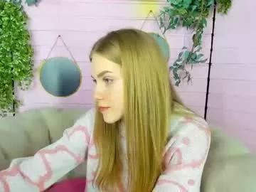 Discover common_room from Chaturbate