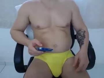 Corolaxxl from Chaturbate