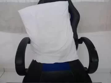 Corolaxxl from Chaturbate