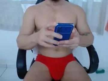 Corolaxxl from Chaturbate