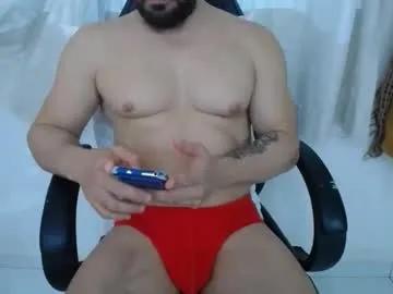 Corolaxxl from Chaturbate