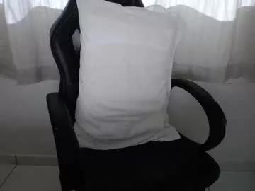 Corolaxxl from Chaturbate