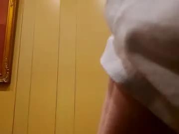 Cuddleavenue from Chaturbate