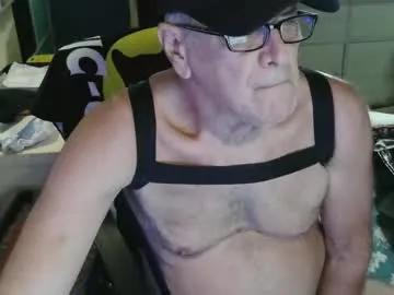 Daddyass4u2breed from Chaturbate