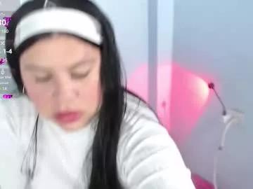 dakkotta_curvy from Chaturbate