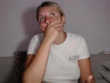 Dalyana22 from Chaturbate
