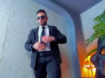 dennis_cox_ from Chaturbate
