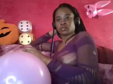 Desireeafterdark from Chaturbate