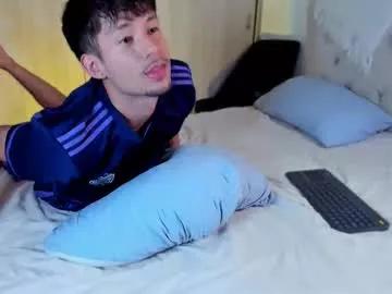 dimitri_targaryen from Chaturbate