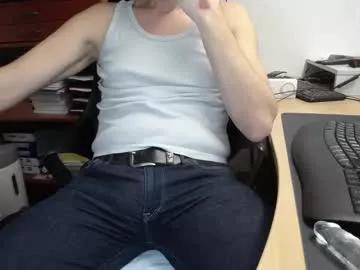 duderuhornyx from Chaturbate