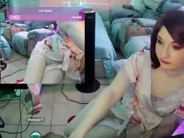 dvadaisy from Chaturbate