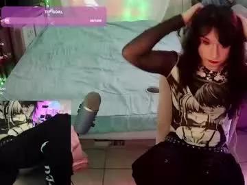 dvadaisy from Chaturbate