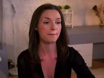 E_vvv_a from Chaturbate