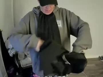 Edgeofinsanity13 from Chaturbate