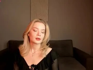 effie_elfy on Chaturbate 