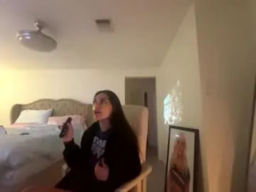 ella_ella_ella_ay on Chaturbate 