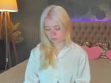 ella_mayers from Chaturbate
