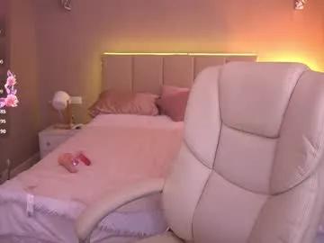 Ellagoldenn from Chaturbate