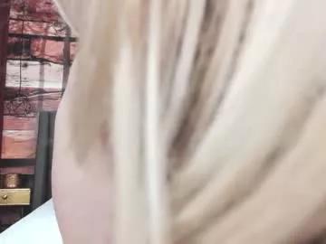 elle_luv from Chaturbate