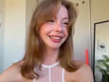 elli_harmon from Chaturbate