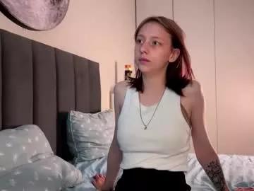 ellie_hollow from Chaturbate