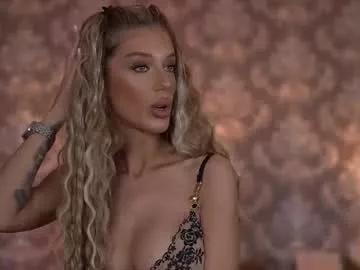 ellieredd from Chaturbate