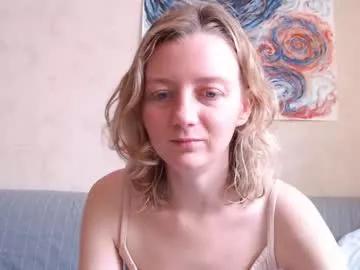 elly_helly from Chaturbate